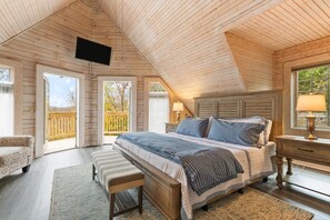 4 bedrooms, iron/ironing board, travel cot, free WiFi - Lux Getaway by Center Hill Lake - Hot Tub - 3BD/3BA + Bunk Room (Smithville)