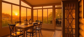 Lux Getaway by Center Hill Lake - Hot Tub - 3BD/3BA + Bunk Room
