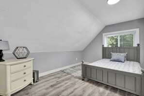 3 chambres, fer et planche à repasser, Wi-Fi, draps fournis