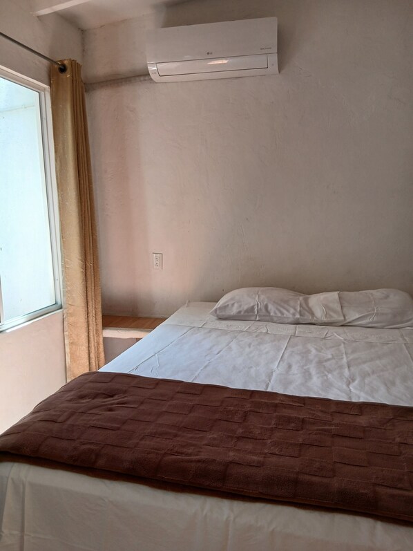 Comfort Double Room, Balcony, Garden View | Free WiFi - Managua Inn (Managua)