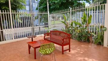 ํ
๋ผ์ค/ํํฐ์ค