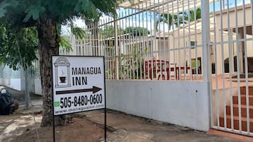 Fachada de la propiedad