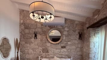 Suite Deluxe, vistas al jardín | Wifi gratis y ropa de cama