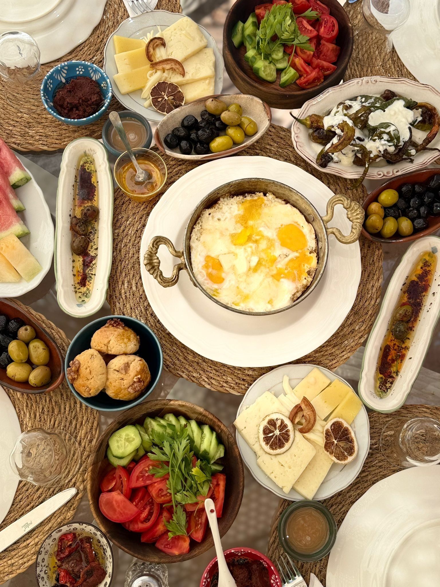 Daily local cuisine breakfast (TRY 400 per person)