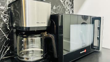 Condo, 1 Bedroom | Microwave