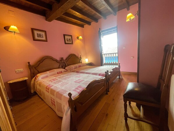 3 Schlafzimmer, Bügeleisen/Bügelbrett, Bettwäsche