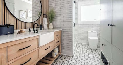 Luxury Historic Suite on Main Street!
