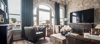 The Bank-Luxury Suite w/Deck Overlooking Main St!