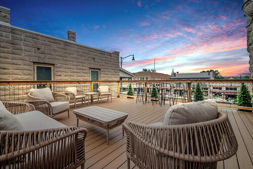 The Bank on Main St - Downtown Escape Featuring a Deck w/Main St Views!