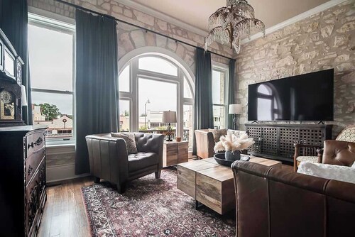 The Bank on Main St - Downtown Escape Featuring a Deck w/Main St Views!