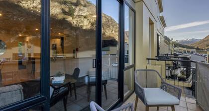 Central Charmer - walk to town, family friendly