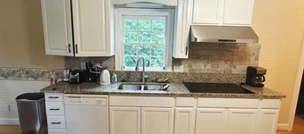 Spacious Lake House with Game Room & Family Amenities and Pc gaming