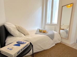 1 bedroom, desk, iron/ironing board, Internet