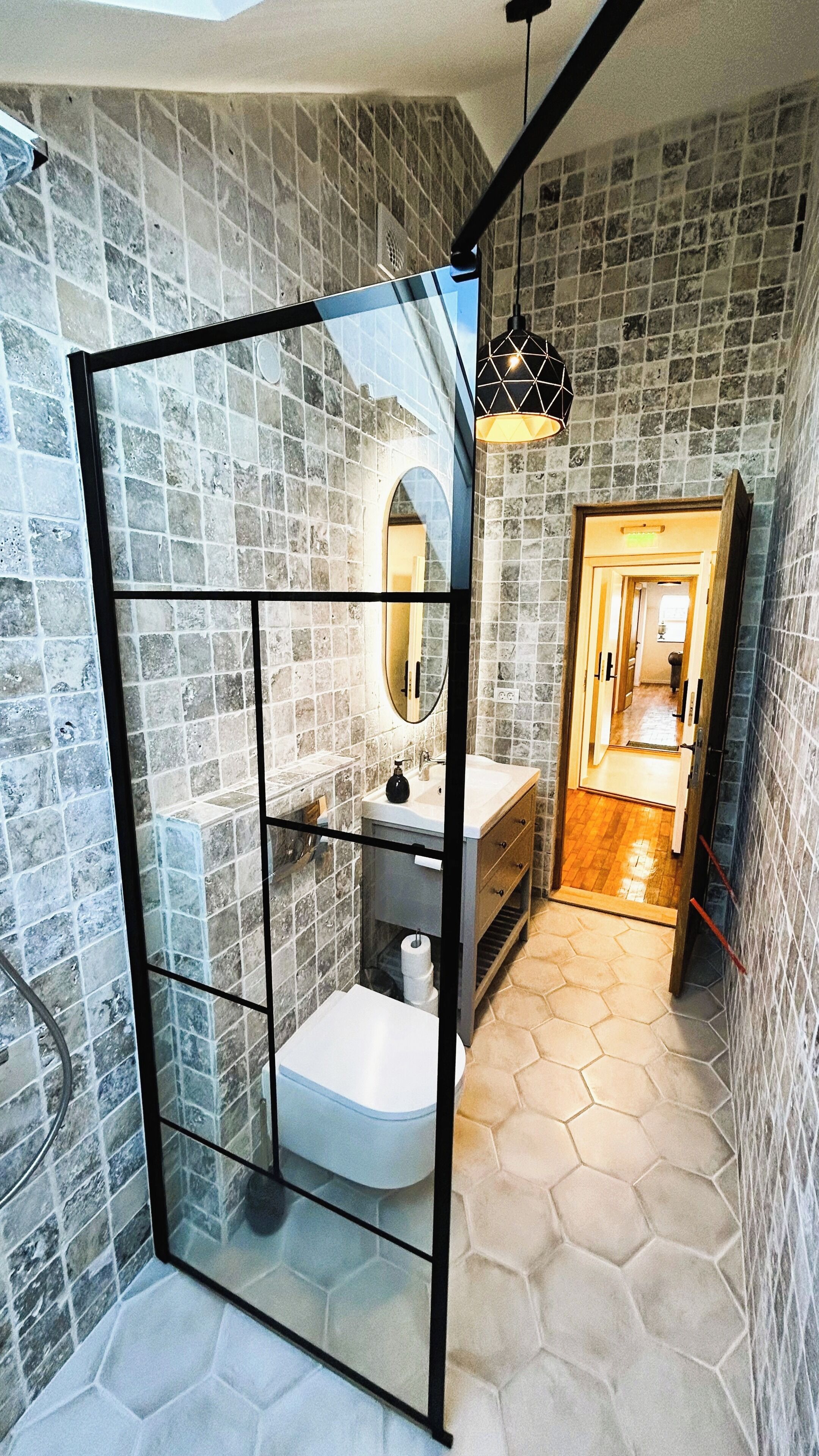 Deluxe Apartment | Bilik Mandi | Pengering rambut, sabun, syampu, tisu tandas 