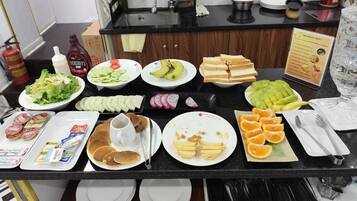 Daily continental breakfast (VND 50000 per person)