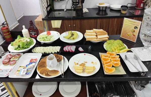 Bữa sáng kiểu Âu hàng ngày với phụ phí nhỏ 