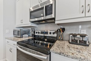 Réfrigérateur, lave-vaisselle