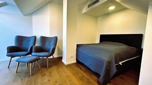 1 bedroom, free WiFi, bed sheets - Premier Apartment in Ovidiu Square, Constanta / La bohème (Unknown)