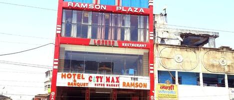 숙박 시설 정면