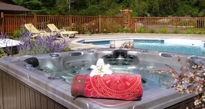 Bain à remous extérieur
