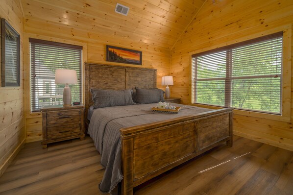 4 bedrooms, iron/ironing board, travel cot, free WiFi