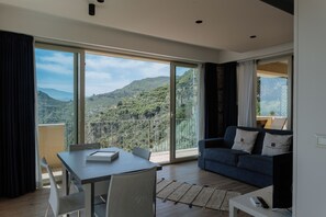 Living area - Villa Da Vinci luxury panoramic apartment 4- taormina rooms collection (Taormina)