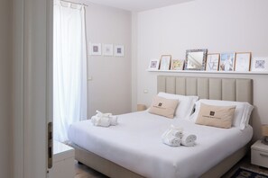 1 bedroom, iron/ironing board, WiFi, bed sheets - Villa Da Vinci luxury panoramic apartment 4- taormina rooms collection (Taormina)