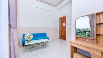 Family Studio Suite | Living area