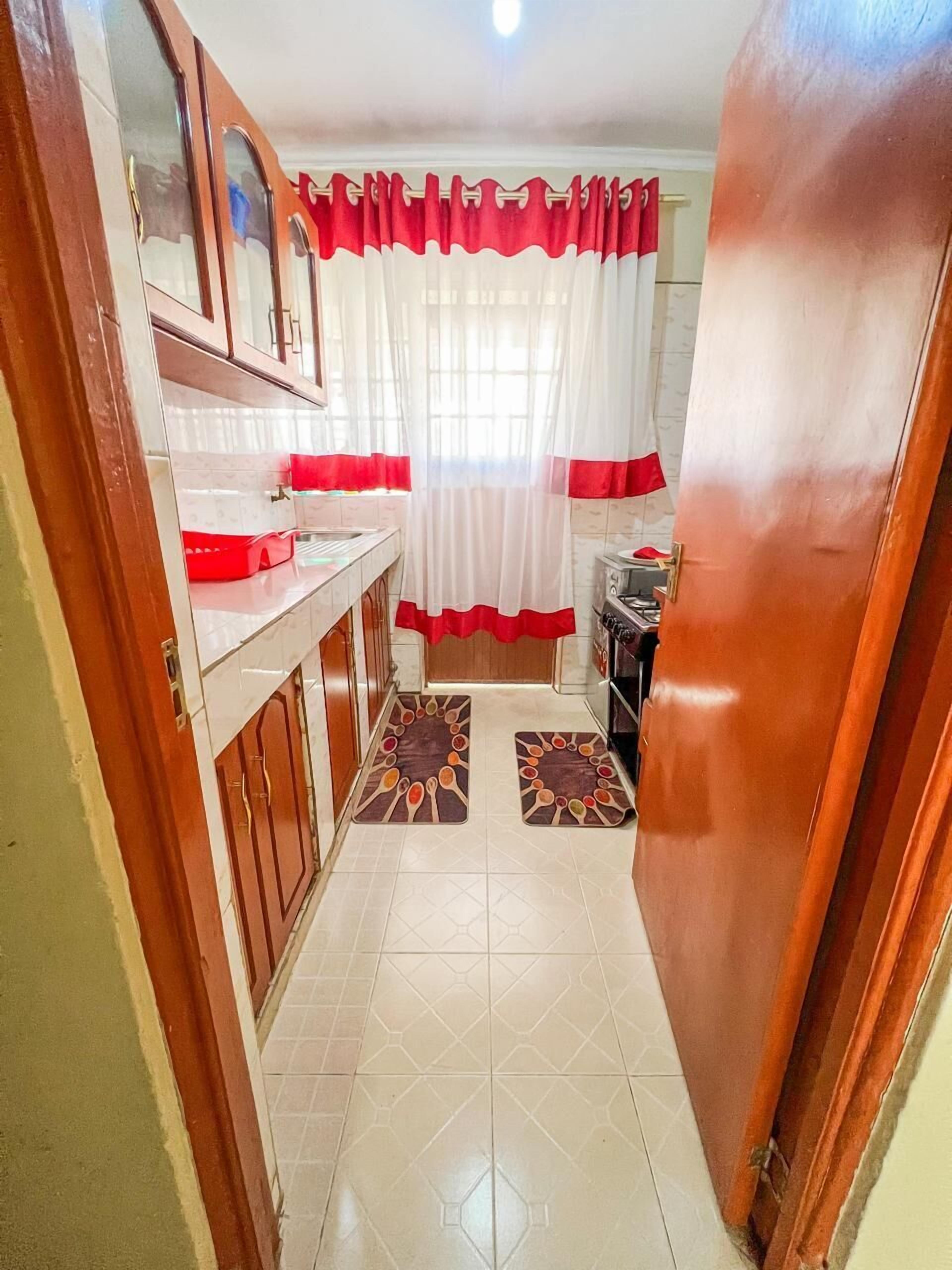 Classic Apartment, City View | Private kitchen | Fridge, microwave, cookware/dishes/utensils