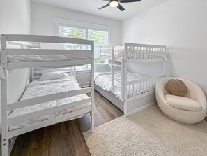 3 Schlafzimmer, Schreibtisch, kostenloses WLAN, Bettwäsche