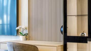 In-room business centre