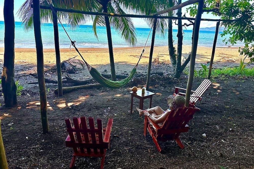 Pirate Drake Beach Hostel