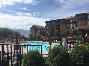 Pool - Beach Front Resort Barona Beach (West kelowna)