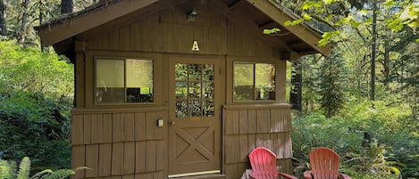 Tiny Cabin, Non Smoking