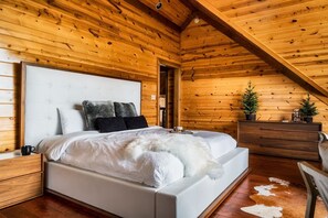 Tabla de planchar con plancha, wifi, ropa de cama
