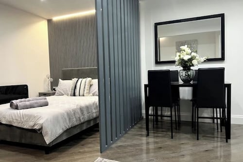 Massive Luxury Garden Studio/Gym Access (Studio T)