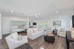 Smart TV, table tennis