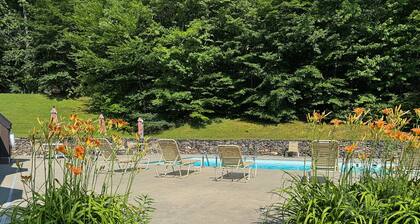 Stylish 2BR w/ Woodstove & Pool