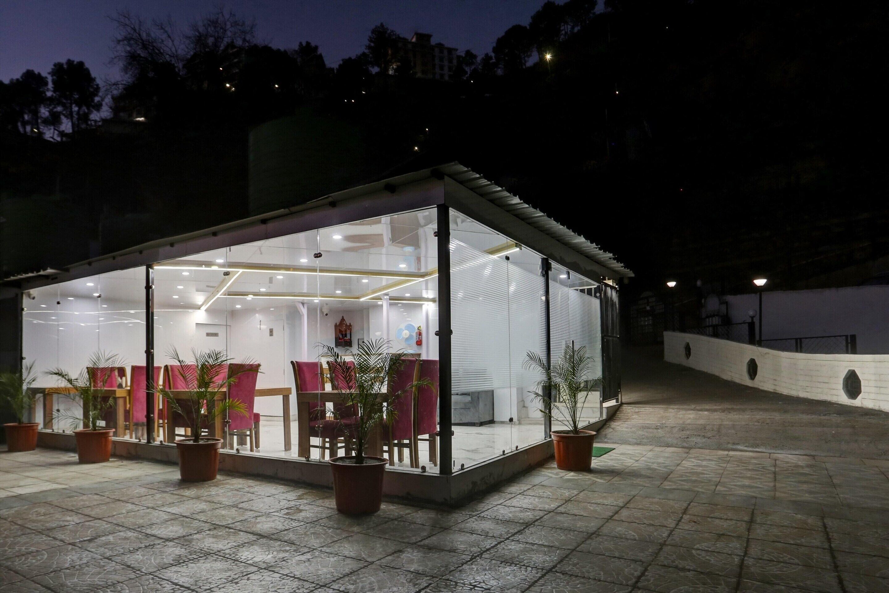 Rumah | Tempat makan outdoor