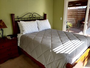 2 chambres, fer et planche à repasser, Wi-Fi, draps fournis