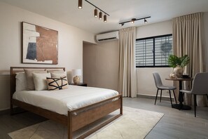 1 bedroom, iron/ironing board, internet, bed sheets - Modern studio in Gazcue: minutes from Colonial Zone & Incipler (Santo Domingo)