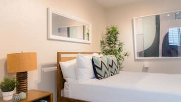 1 bedroom, iron/ironing board, internet, bed sheets