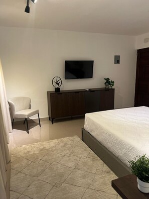 1 bedroom, iron/ironing board, internet, bed sheets