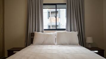 2 slaapkamers, een strijkplank/strijkijzer, internet, beddengoed