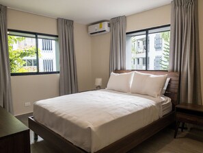 2 bedrooms, iron/ironing board, Internet, bed sheets