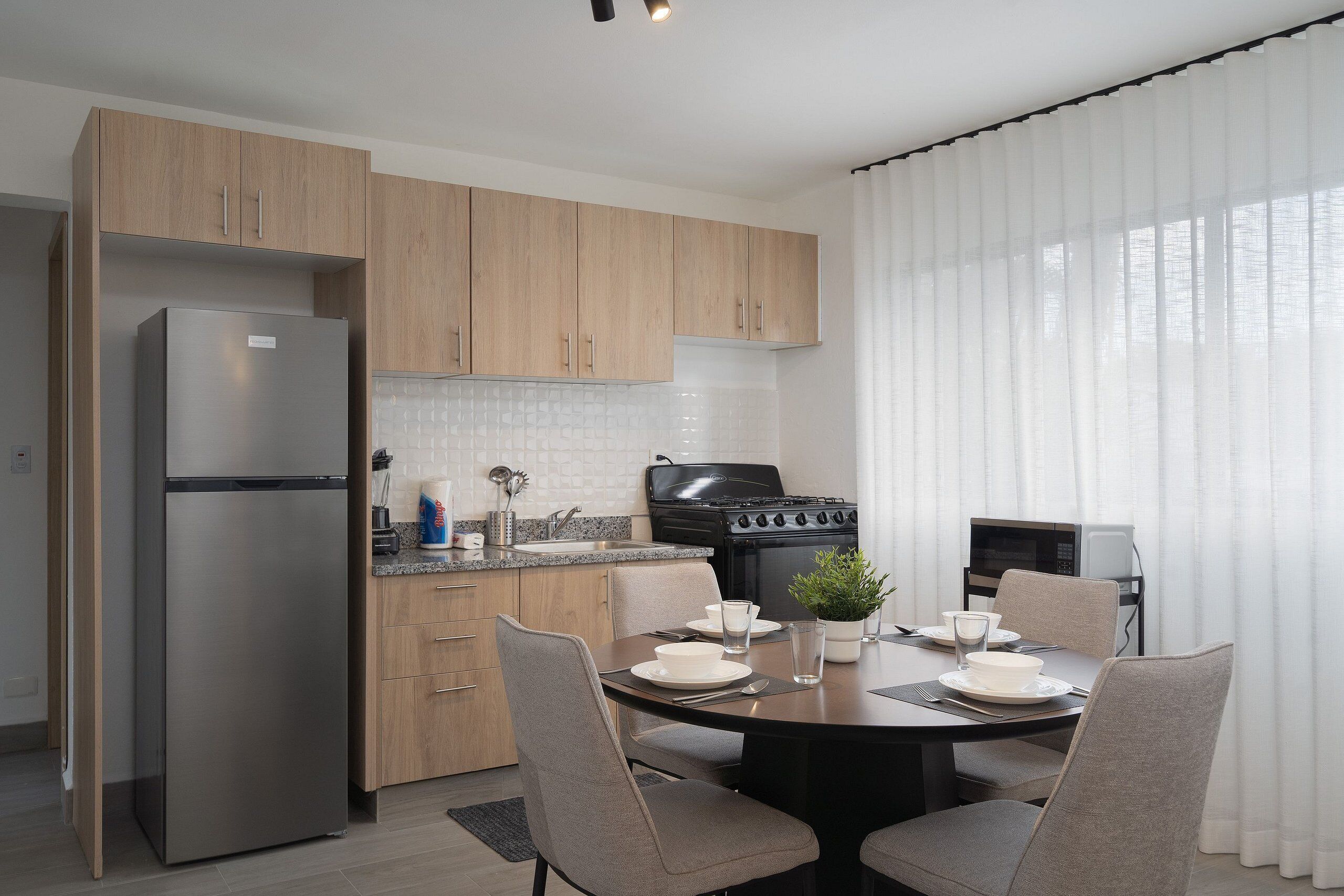 Fridge, microwave, oven, coffee/tea maker
