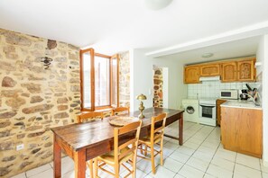 Frigorifero, microonde, forno, macchina per tè/caffè