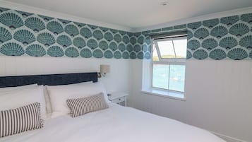 2 bedrooms, individually decorated, individually furnished, free WiFi