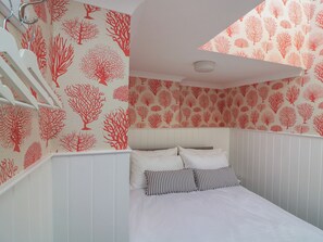 2 bedrooms, individually decorated, individually furnished, free WiFi - 43 The Salcombe (Salcombe)