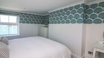 2 bedrooms, individually decorated, individually furnished, free WiFi